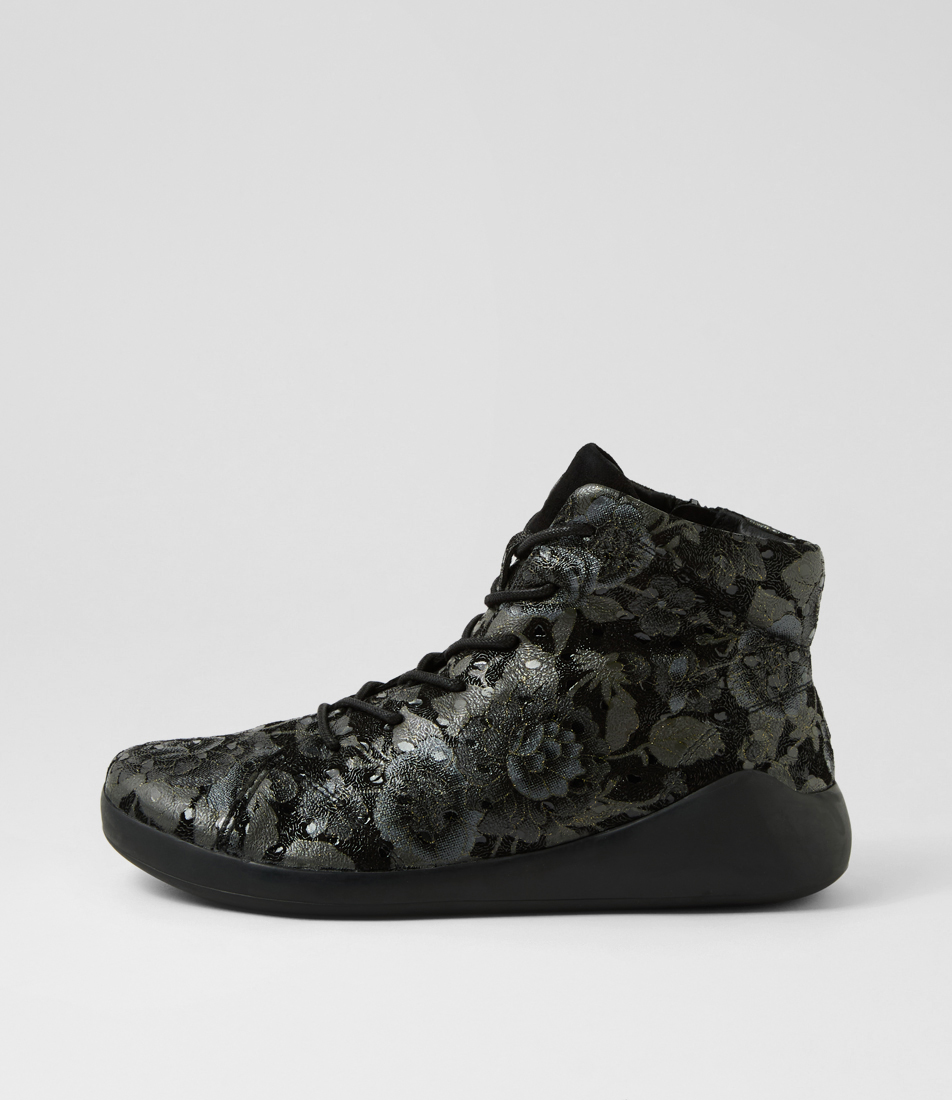 Yorkers Xw Black Pewter Leather Lace Up Boots by Ziera